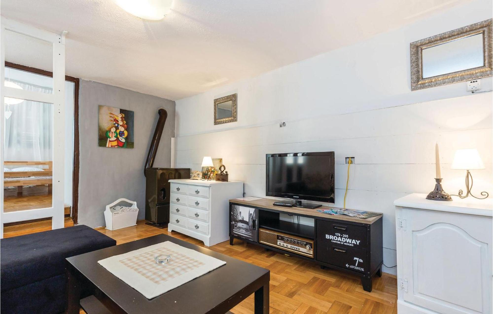 Amazing Apartment In Novi Vinodolski With Wifi Eksteriør billede