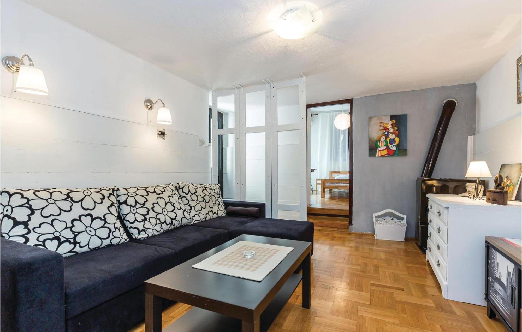 Amazing Apartment In Novi Vinodolski With Wifi Eksteriør billede